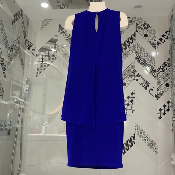 Made in🇨🇦Beautiful Sleeveless Cross Over Ruffle Front JR Dress - Picture 9 of 17